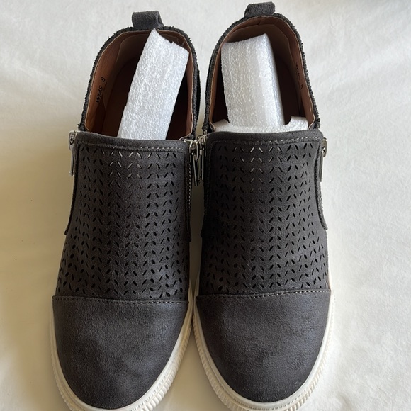 Women’s Report “Kellen” Wedge Sneaker Size 8 - Picture 8 of 8